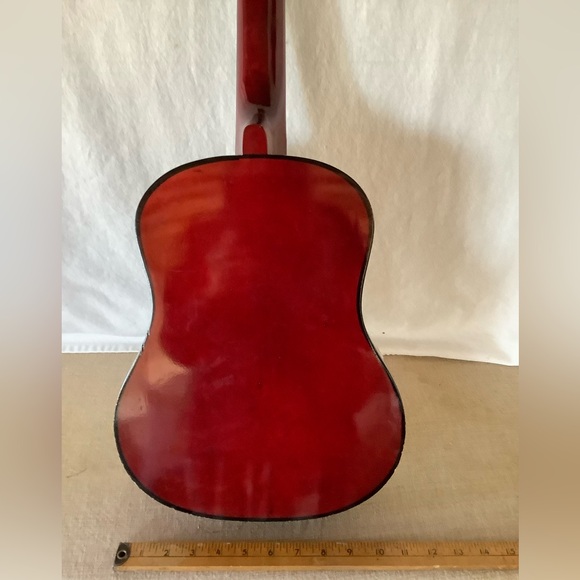 Child’s first Acoustic guitar. Beautiful wood. - Picture 6 of 7